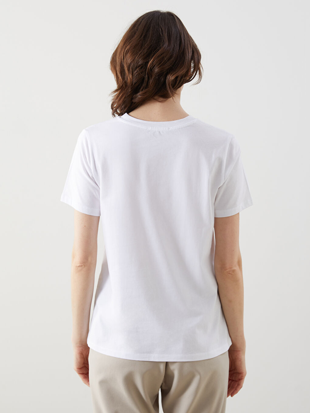 LCW Comfort Beyaz Bisiklet Yaka Çiçekli Kadın Tişört - 3