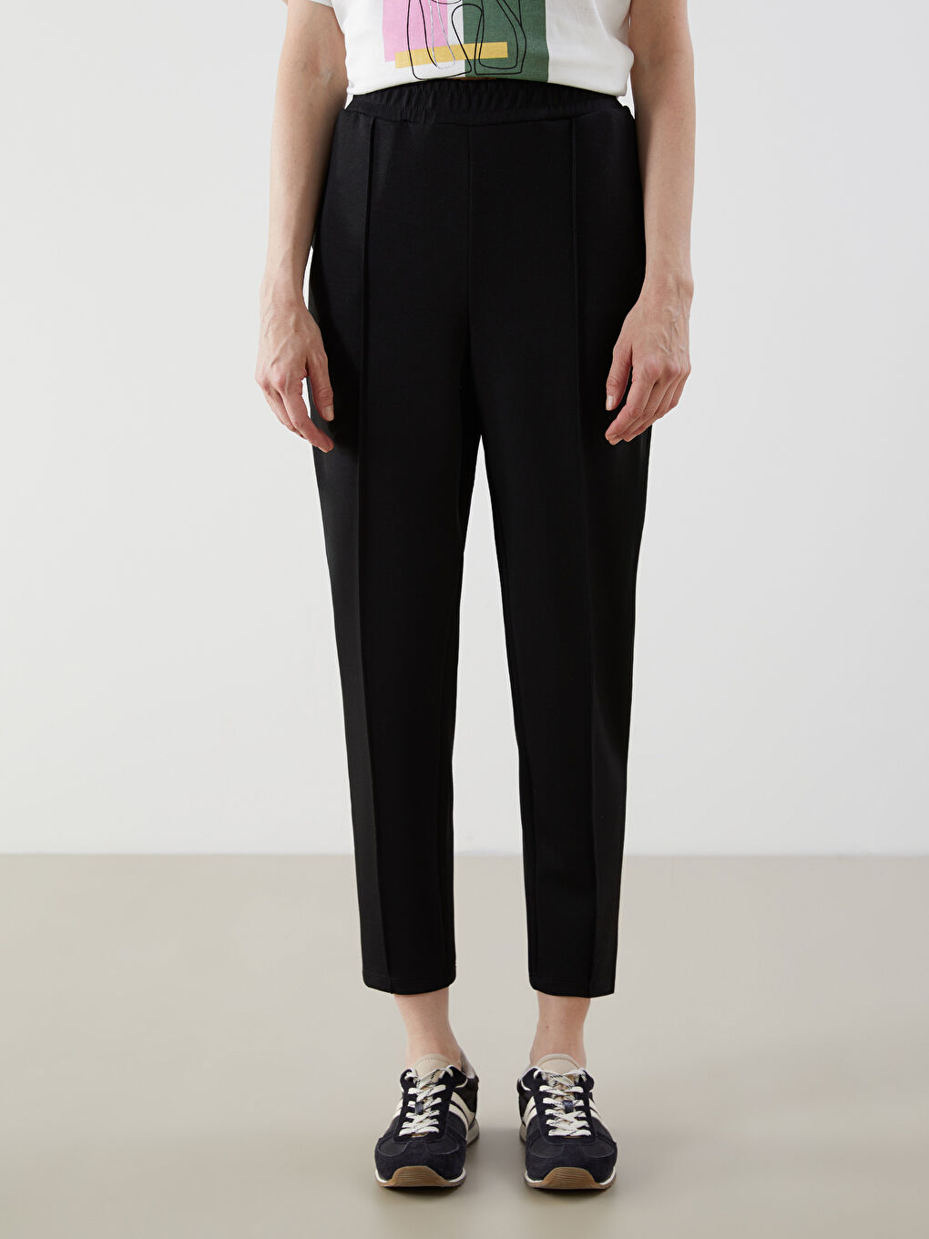 Siyah Beli Lastikli Kadın Eşofman Altı-1