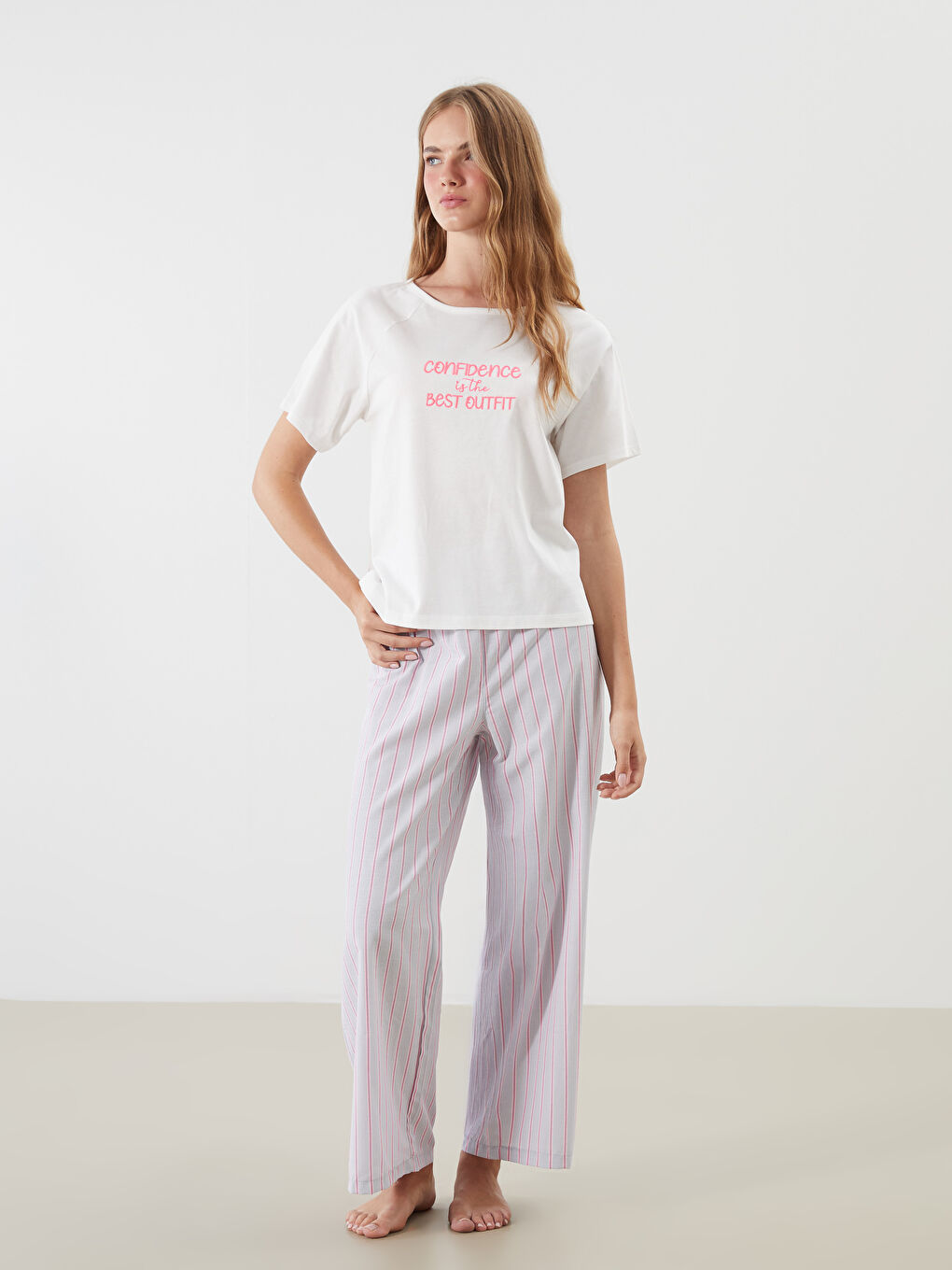 LCW Young Bisiklet Yaka Nakışlı Kadın Pijama Takımı -S5HR33Z8-LEH