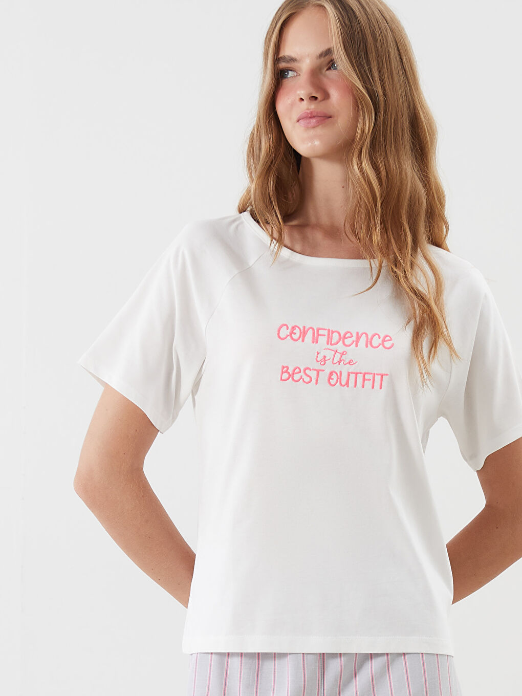 LCW Young Bisiklet Yaka Nakışlı Kadın Pijama Takımı -S5HR33Z8-LEH