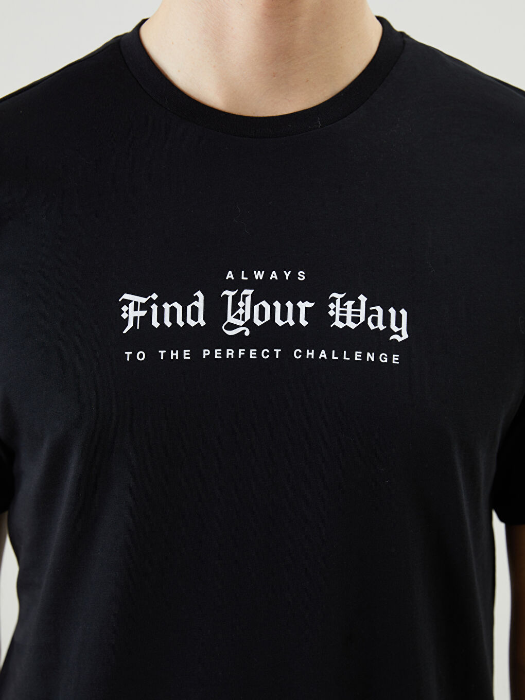 Siyah Bisiklet Yaka Kısa Kollu Baskılı Penye Erkek Tişört-2