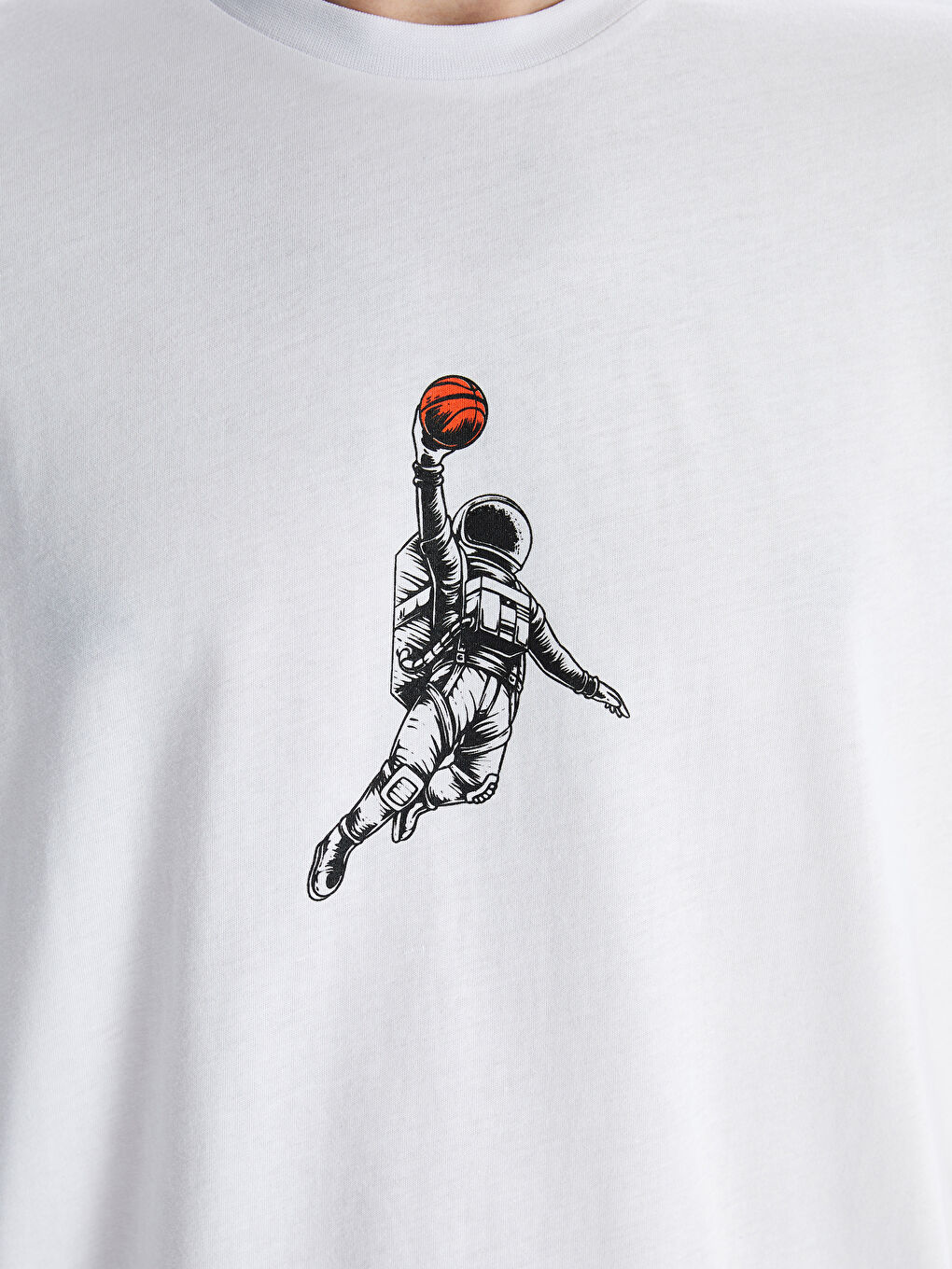 Beyaz Bisiklet Yaka Baskılı Erkek Tişört-2