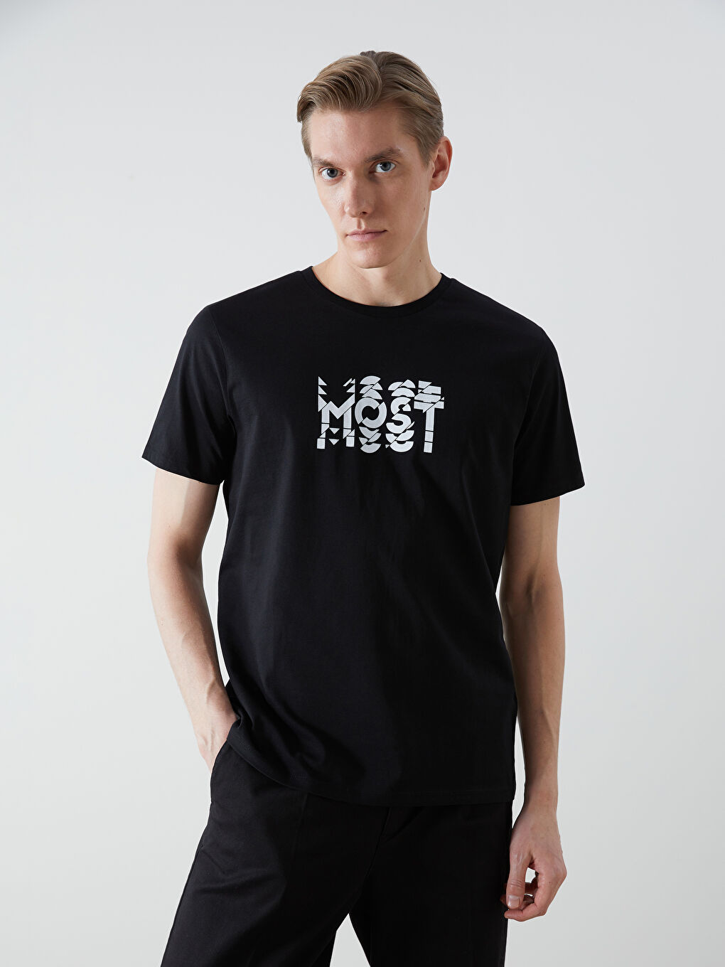 Siyah Bisiklet Yaka Kısa Kollu Baskılı Penye Erkek Tişört