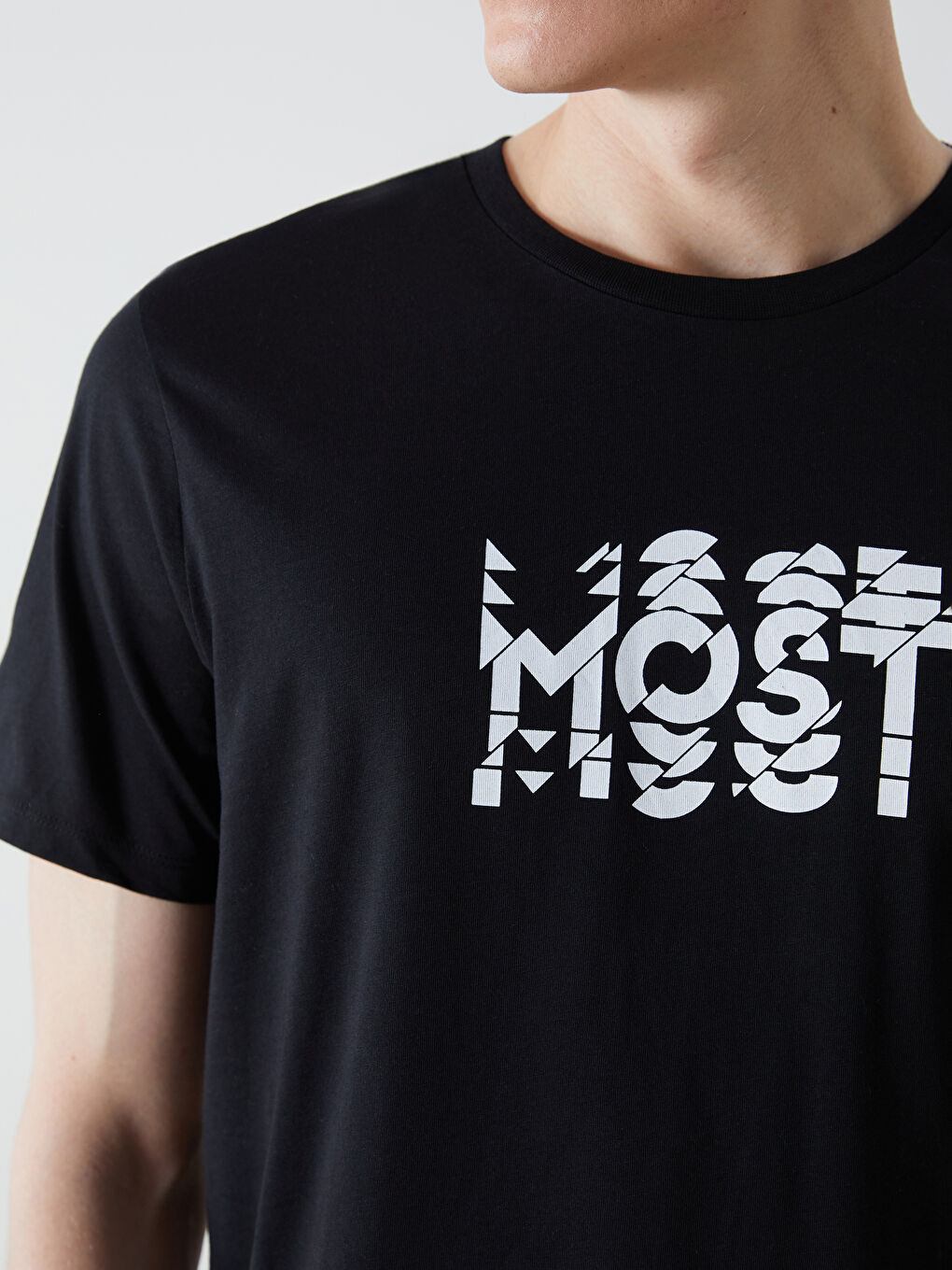 Siyah Bisiklet Yaka Kısa Kollu Baskılı Penye Erkek Tişört-2