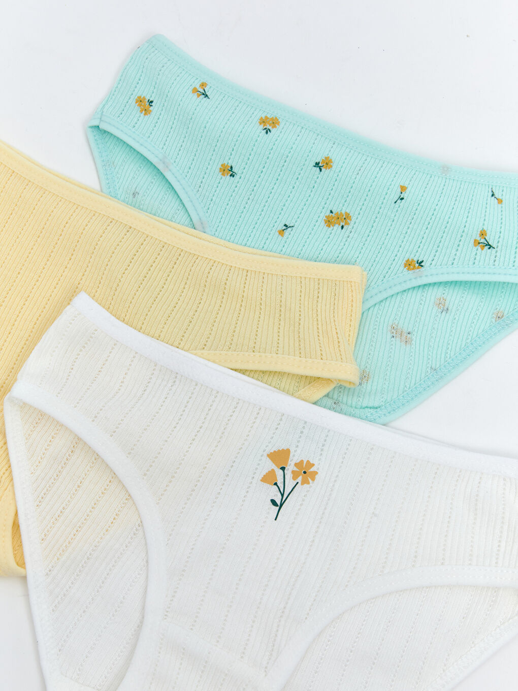 Ekru Beli Lastikli Çiçekli Kız Çocuk Külot 3'lü-3
