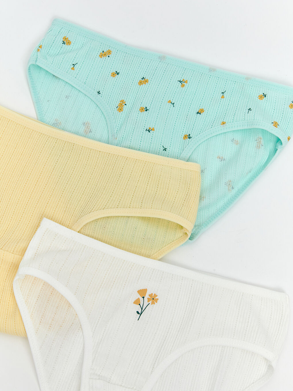 Ekru Beli Lastikli Çiçekli Kız Çocuk Külot 3'lü-2