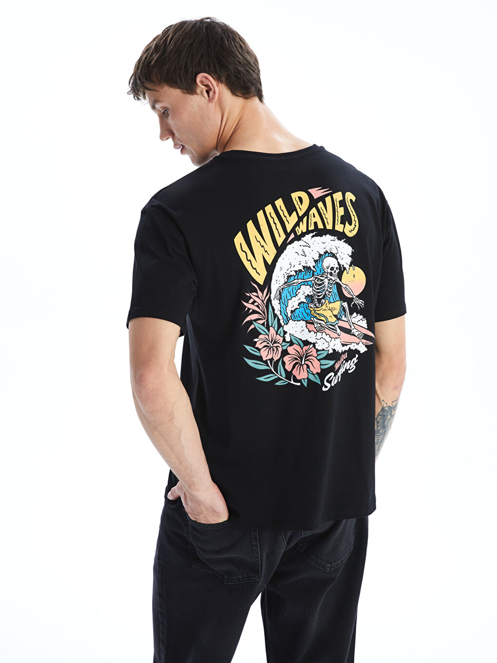 Siyah Bisiklet Yaka Baskılı Erkek Tişört