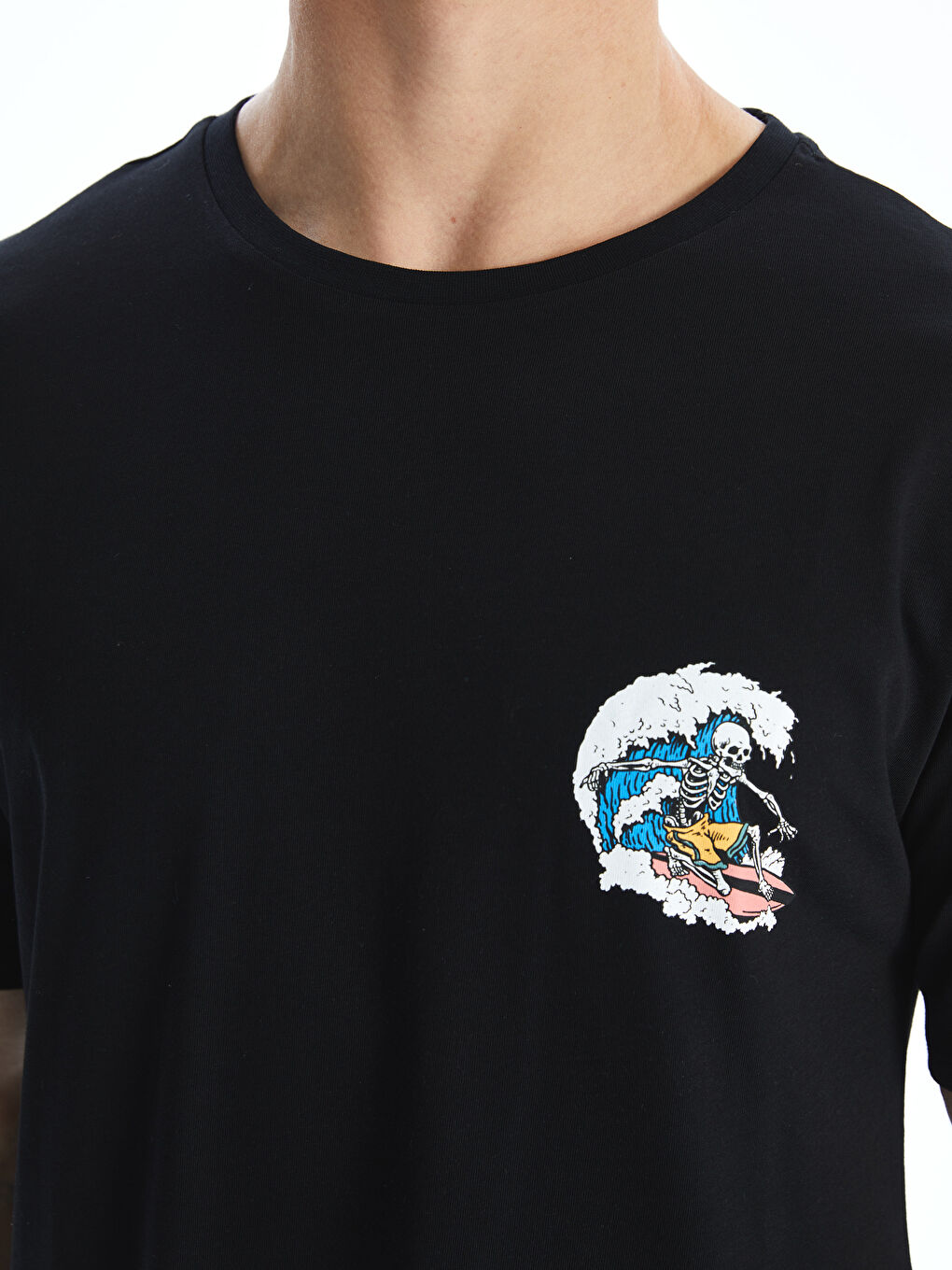 Siyah Bisiklet Yaka Baskılı Erkek Tişört-2