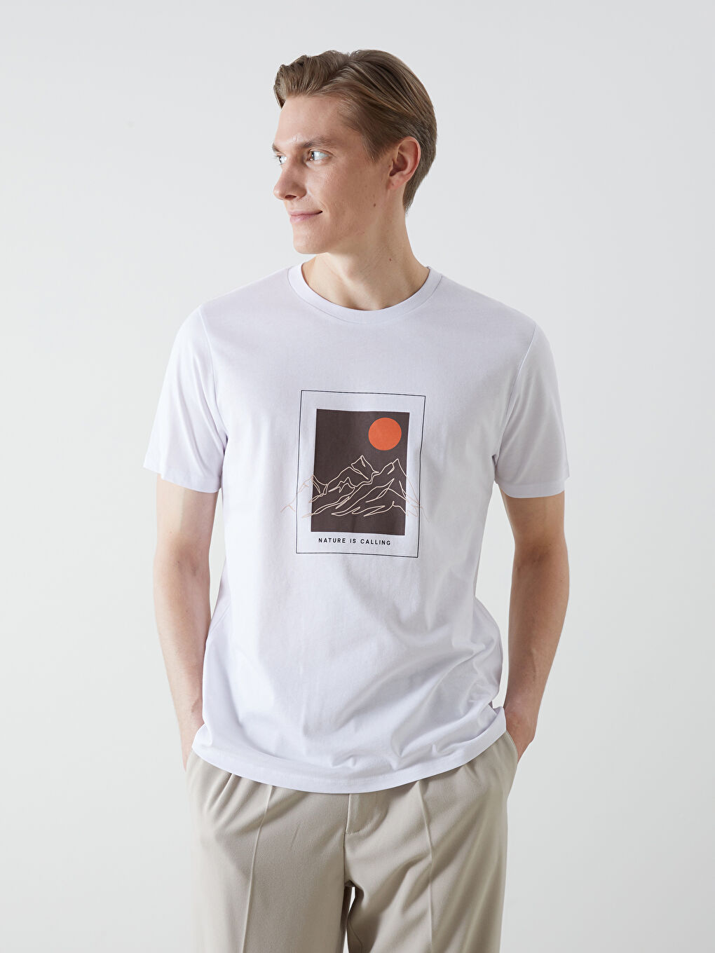 Beyaz Bisiklet Yaka Kısa Kollu Baskılı Penye Erkek Tişört