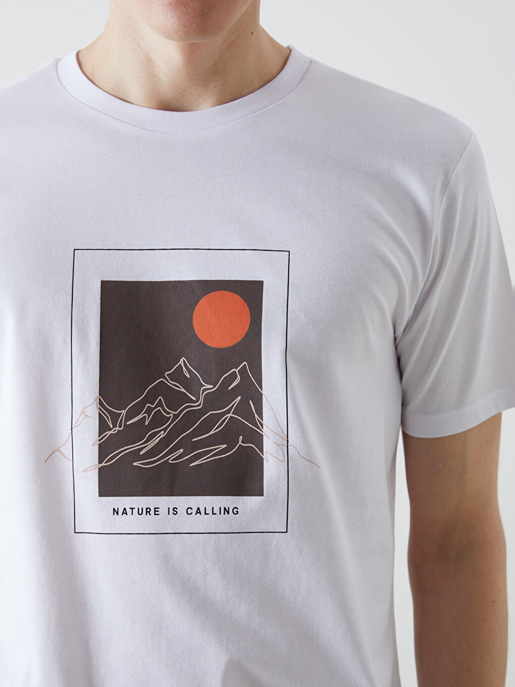 Beyaz Bisiklet Yaka Kısa Kollu Baskılı Penye Erkek Tişört-2