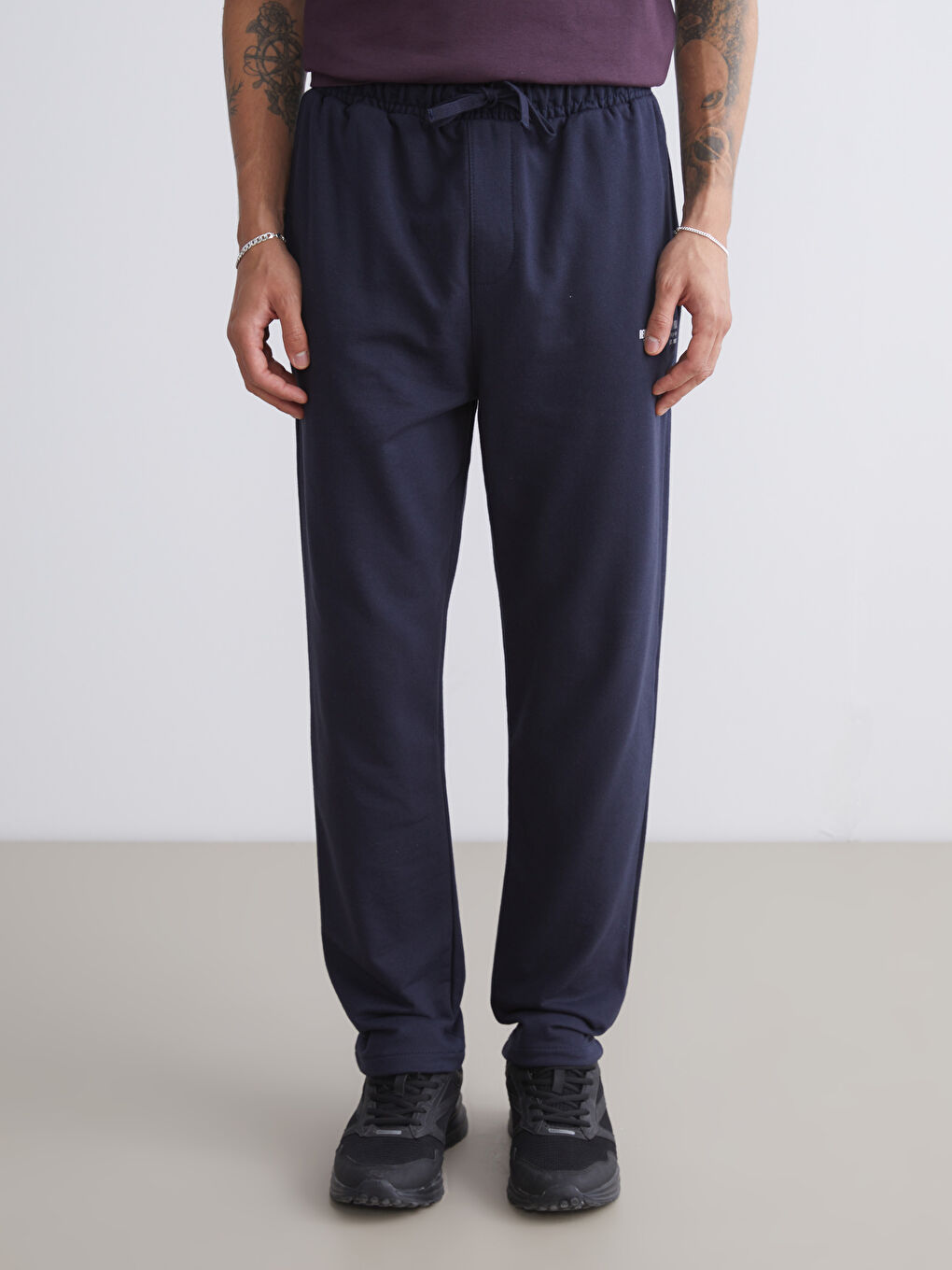 بنطلون رياضي بقصة عادية - للرجال-1