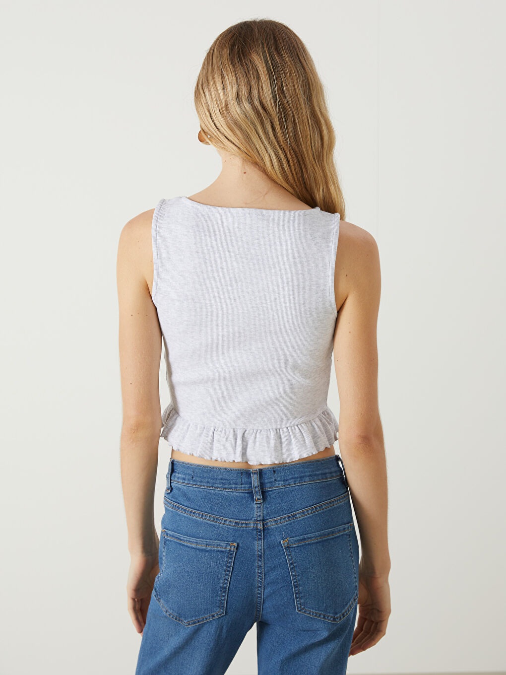 Gri Bisiklet Yaka Crop Kadın Atlet-3