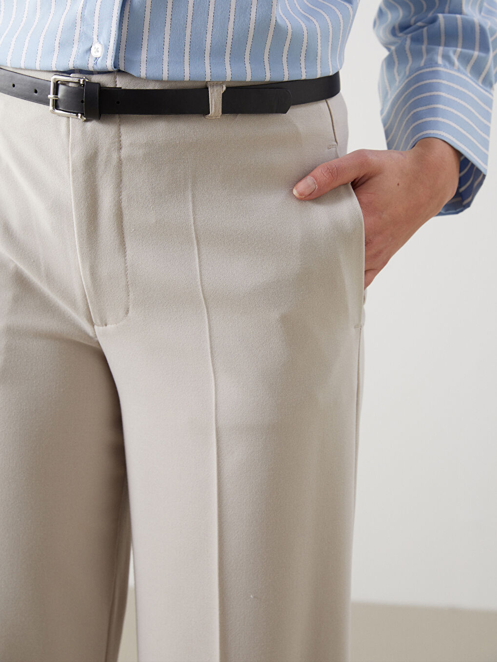 Bej Beli Kemerli Dar Fit Kadın Pantolon-2