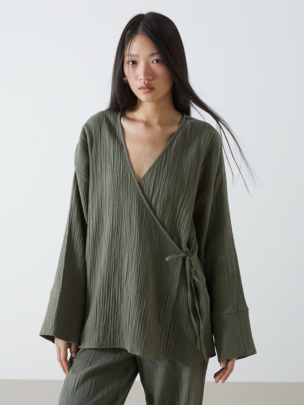 LCW Vision Haki Kruvaze Yaka Dokulu Kadın Kimono