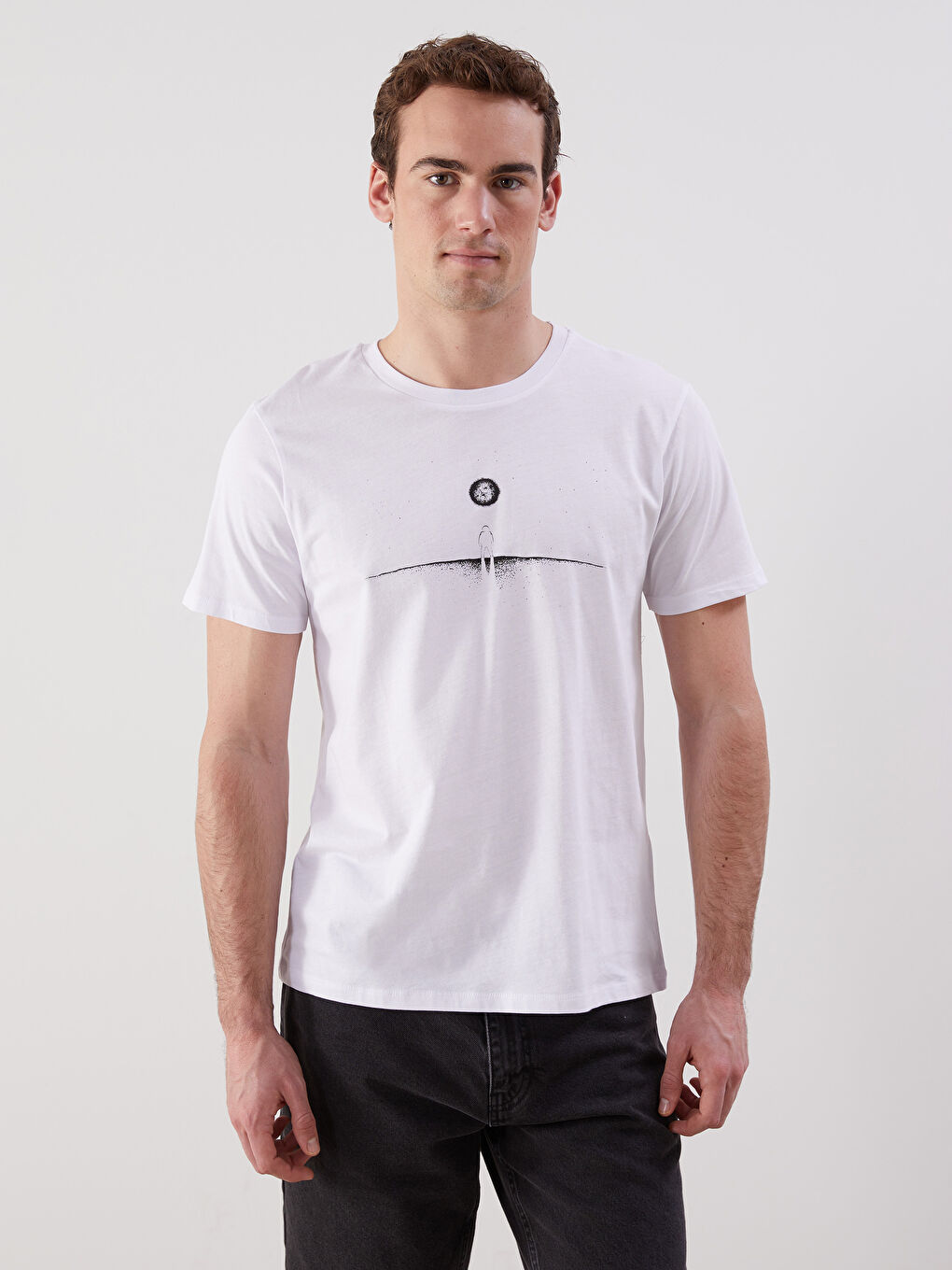 Beyaz Bisiklet Yaka Kısa Kollu Erkek Tişört