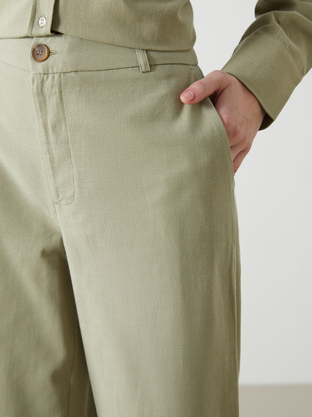 Haki Standart Fit Düz Keten Karışımlı Kadın Pantolon-2