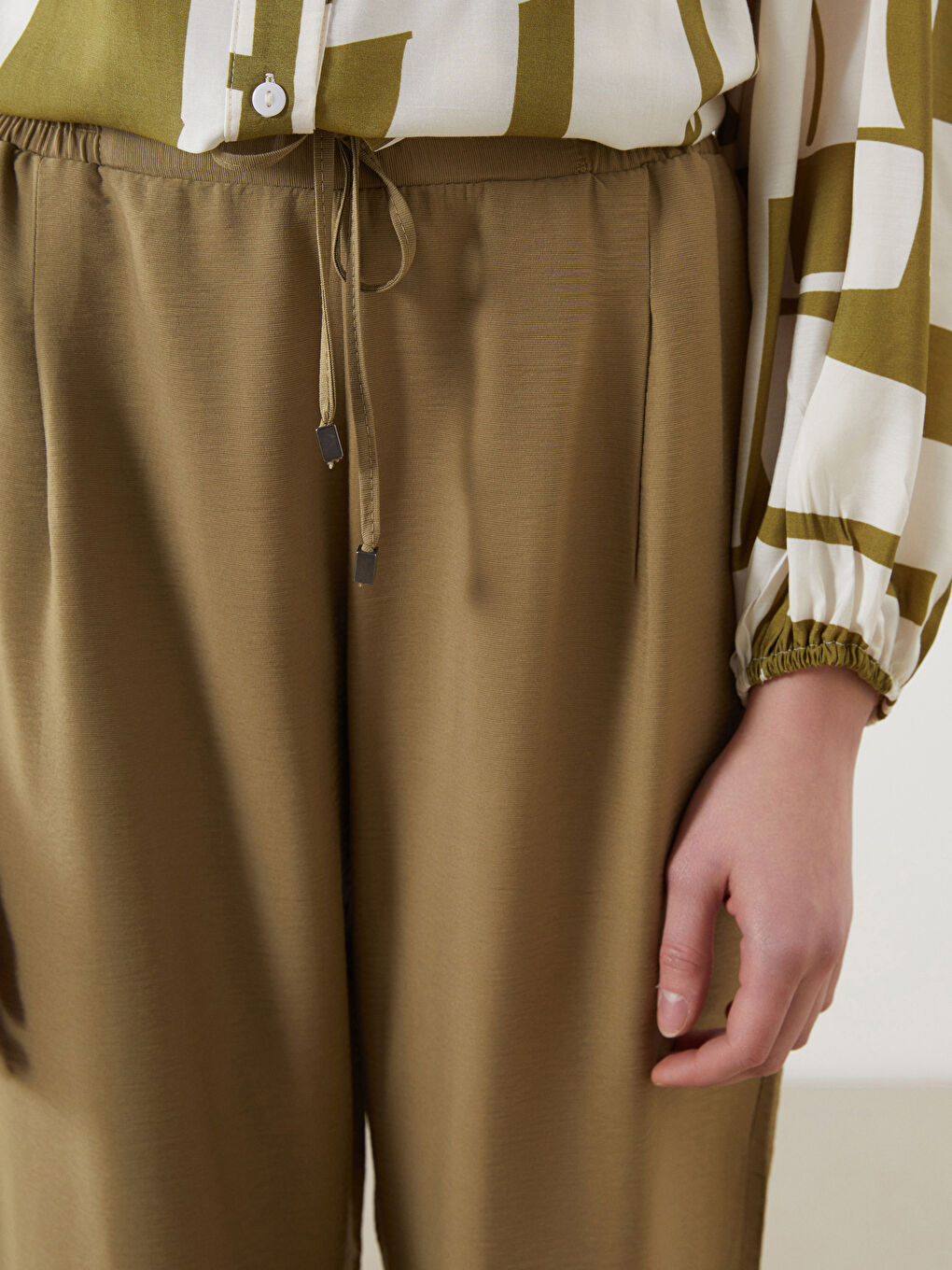 Haki Beli Lastikli Havuç Kesim Kadın Pantolon-2