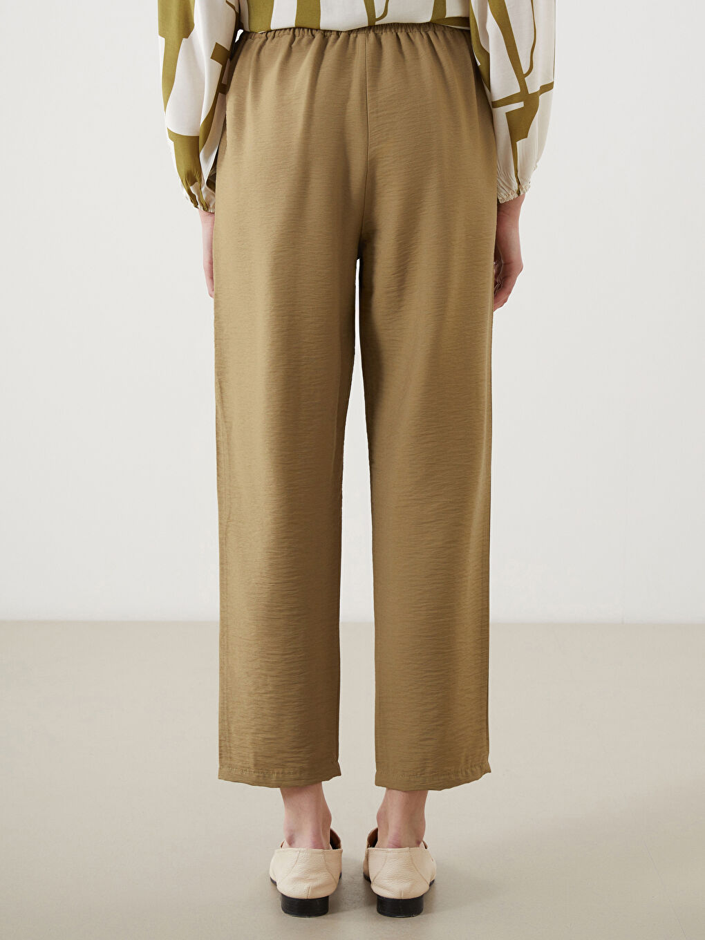 Haki Beli Lastikli Havuç Kesim Kadın Pantolon-3