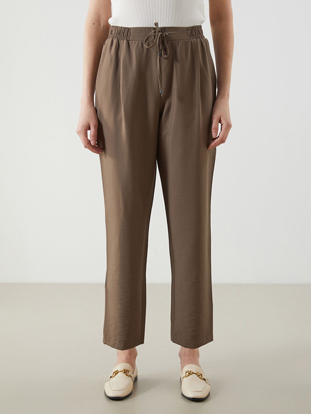 Kahverengi Beli Lastikli Havuç Kesim Kadın Pantolon-1