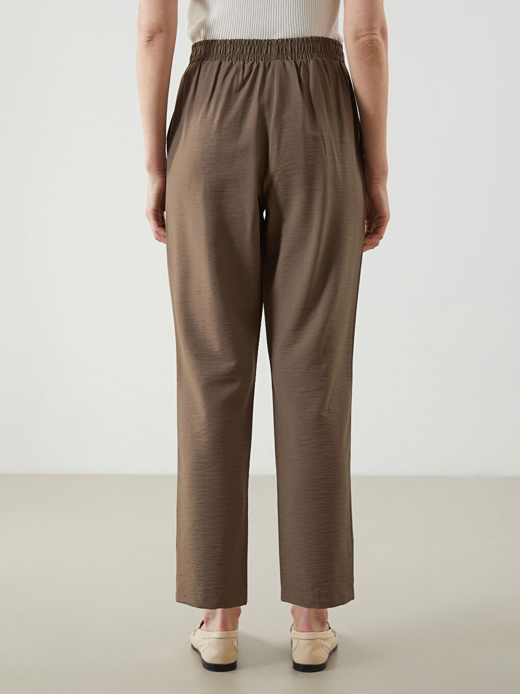 Kahverengi Beli Lastikli Havuç Kesim Kadın Pantolon-3