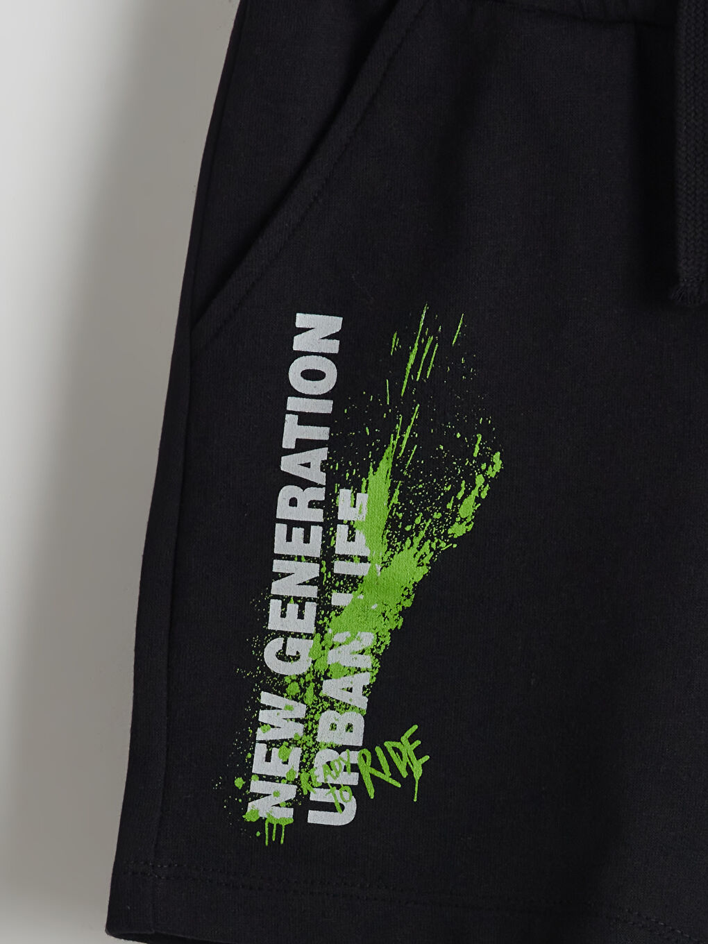 Siyah Beli Lastikli Erkek Çocuk Şort-2