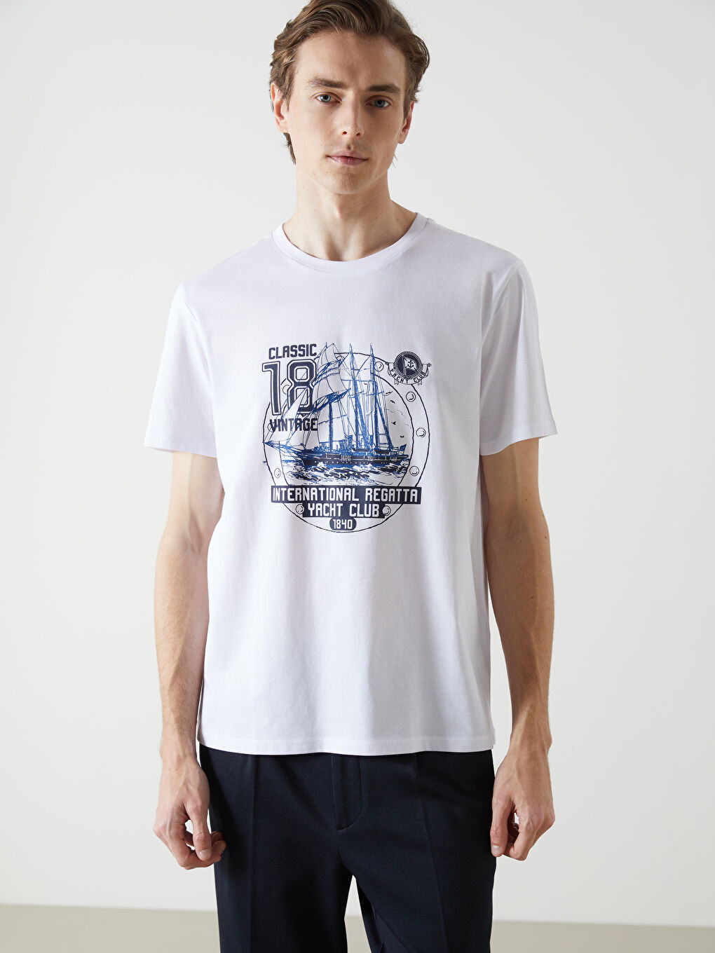 Beyaz Bisiklet Yaka Kısa Kollu Baskılı Penye Erkek Tişört