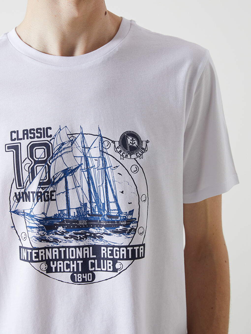 Beyaz Bisiklet Yaka Kısa Kollu Baskılı Penye Erkek Tişört-2