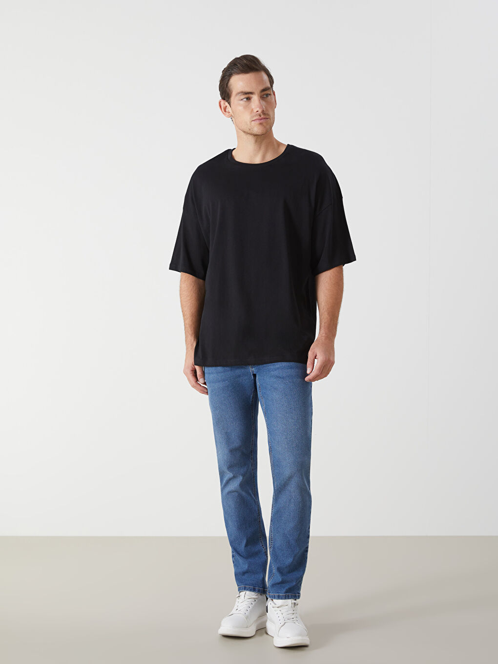 Siyah Bisiklet Yaka Penye Erkek Tişört-1