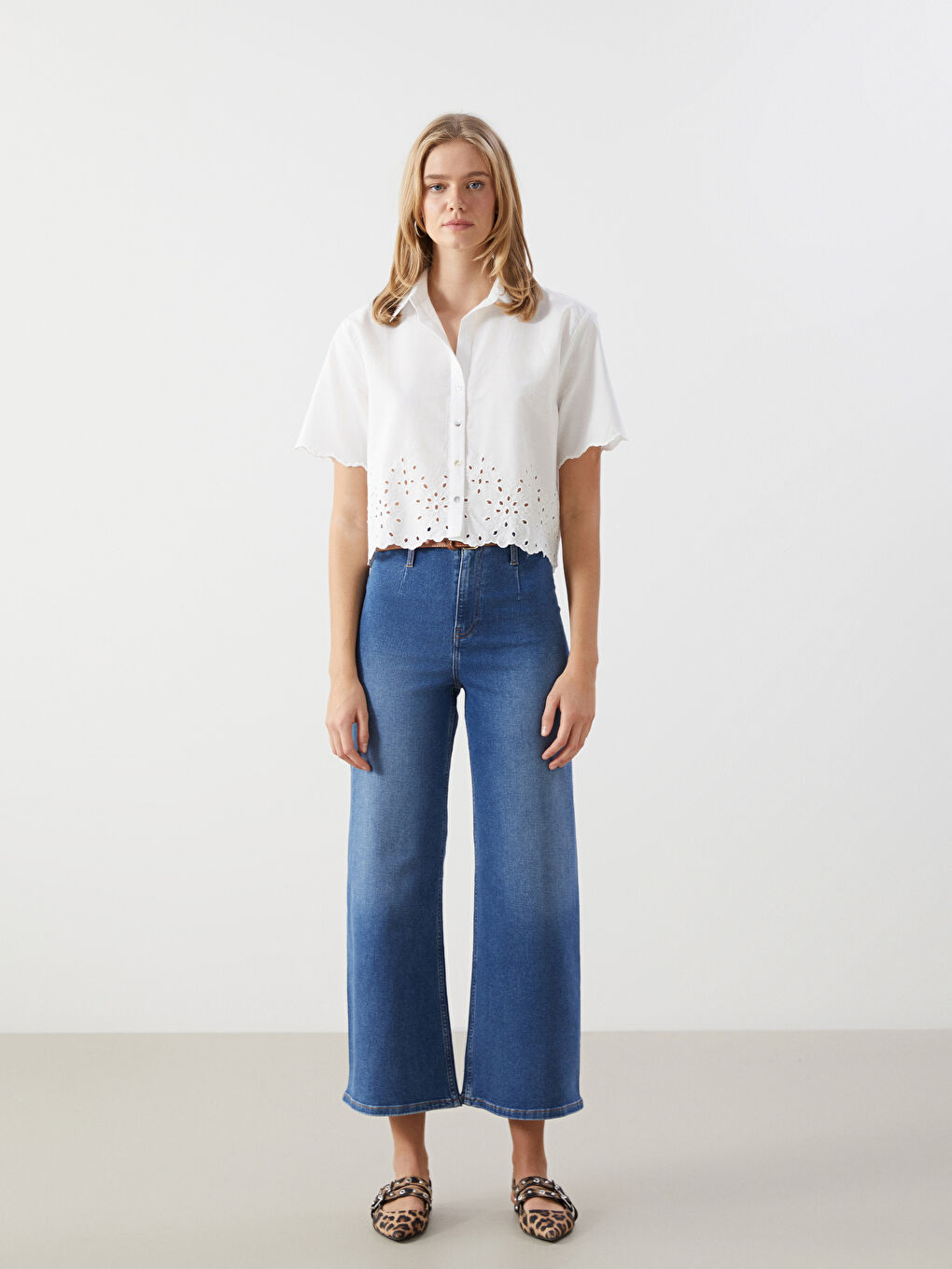 Ekru Ajurlu Poplin Kadın Gömlek-1