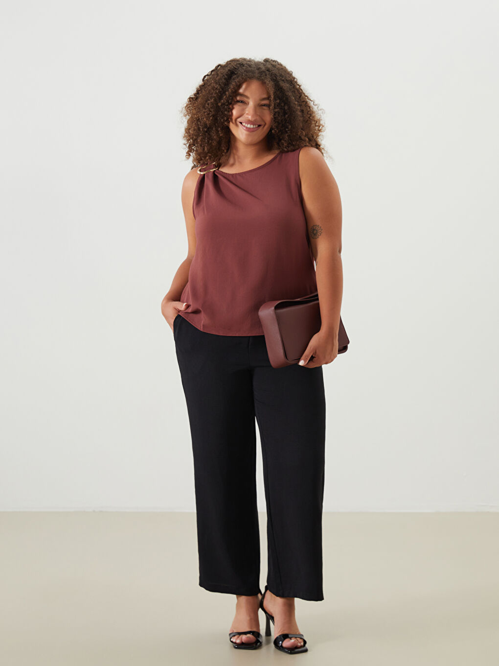 بنطلون نساء بخصر مطاطي-1