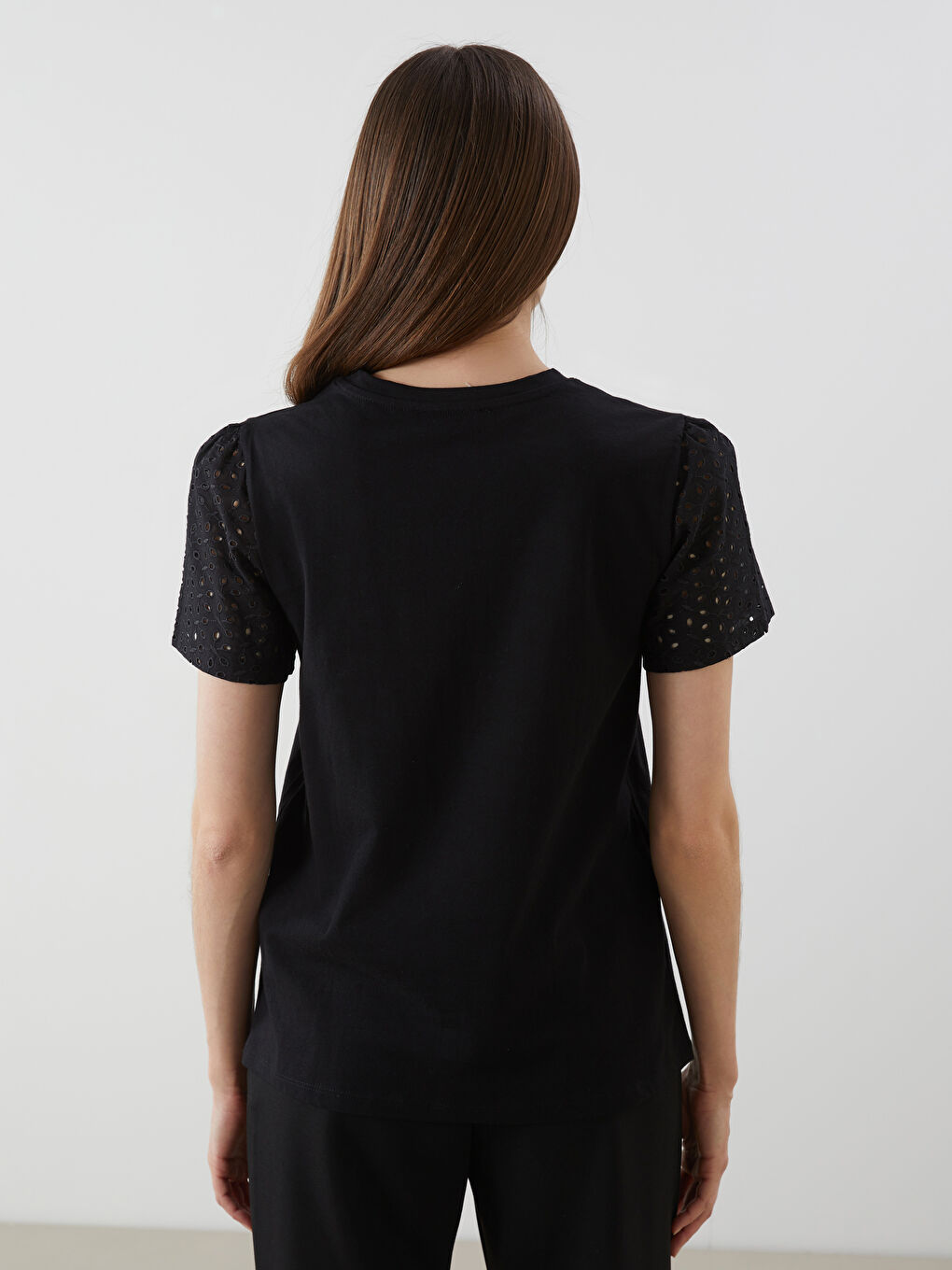 LCW Comfort Siyah Bisiklet Yaka Nakışlı Kadın Tişört - 3