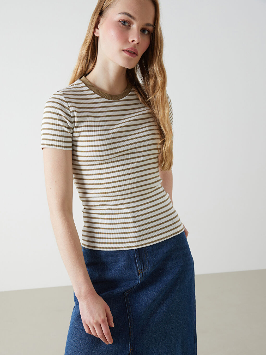 Yeşil Bisiklet Yaka Çizgili Kadın Tişört