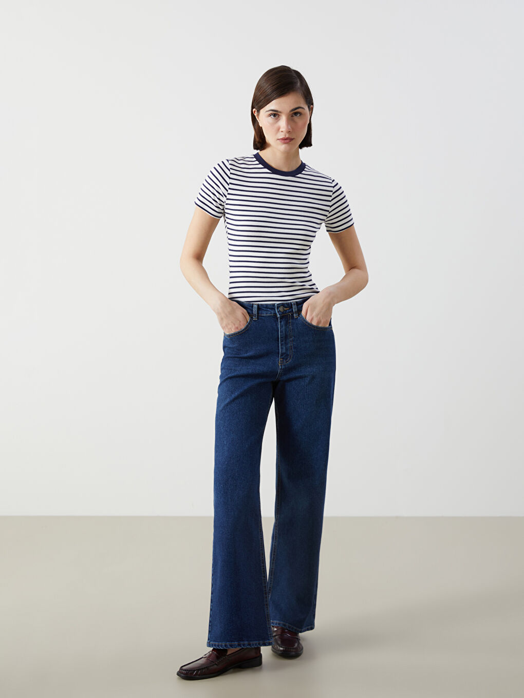 Lacivert Bisiklet Yaka Çizgili Kadın Tişört-1