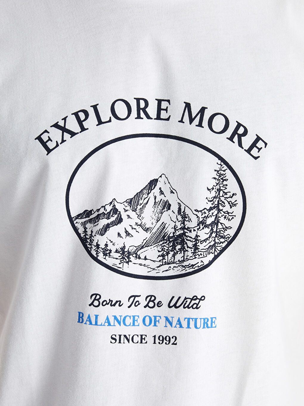 Beyaz Bisiklet Yaka Baskılı Erkek Tişört-2