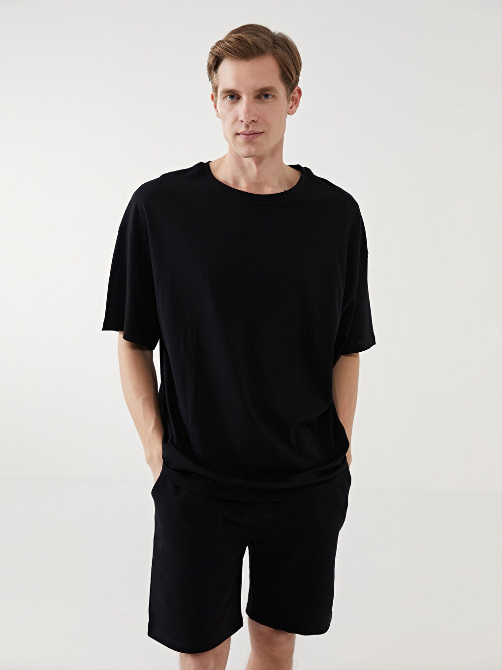 Siyah Bisiklet Yaka Penye Erkek Tişört