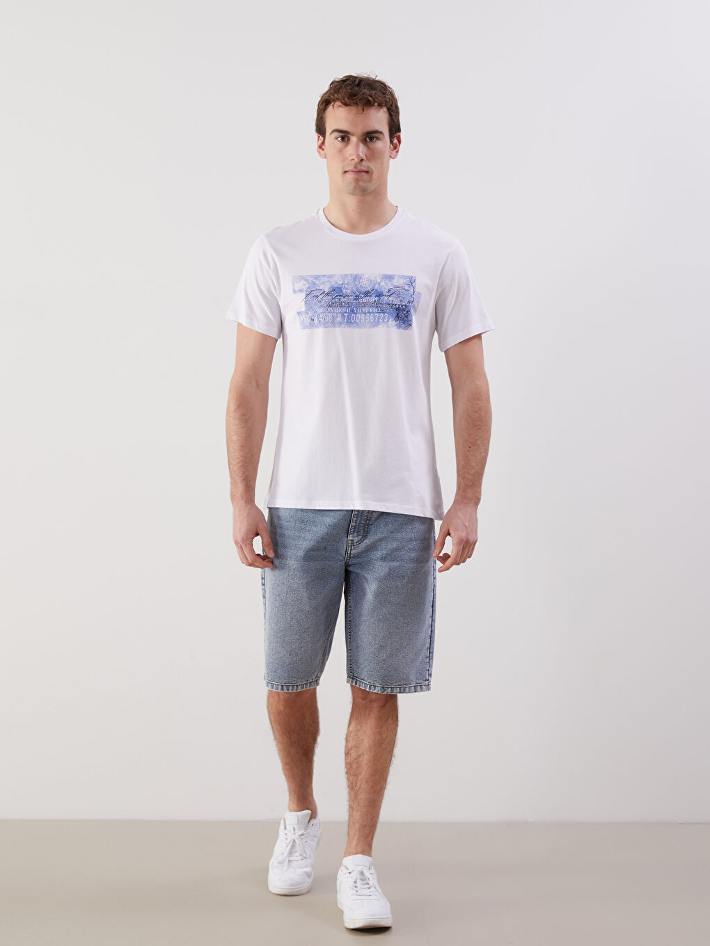 Beyaz Bisiklet Yaka Kısa Kollu Baskılı Penye Erkek Tişört-1