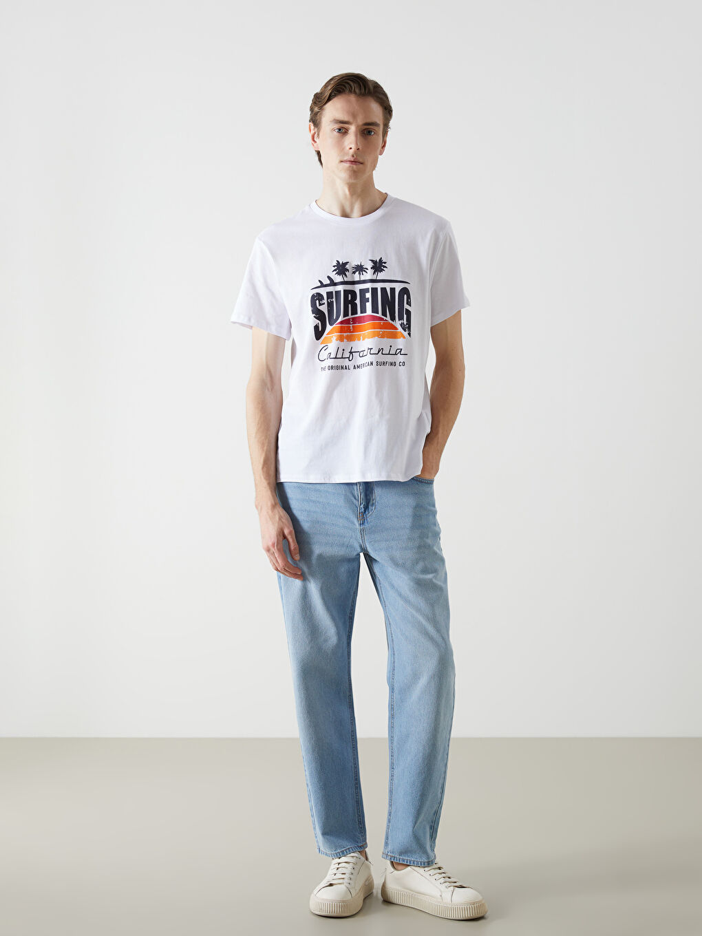 Beyaz Bisiklet Yaka Kısa Kollu Baskılı Penye Erkek Tişört-1