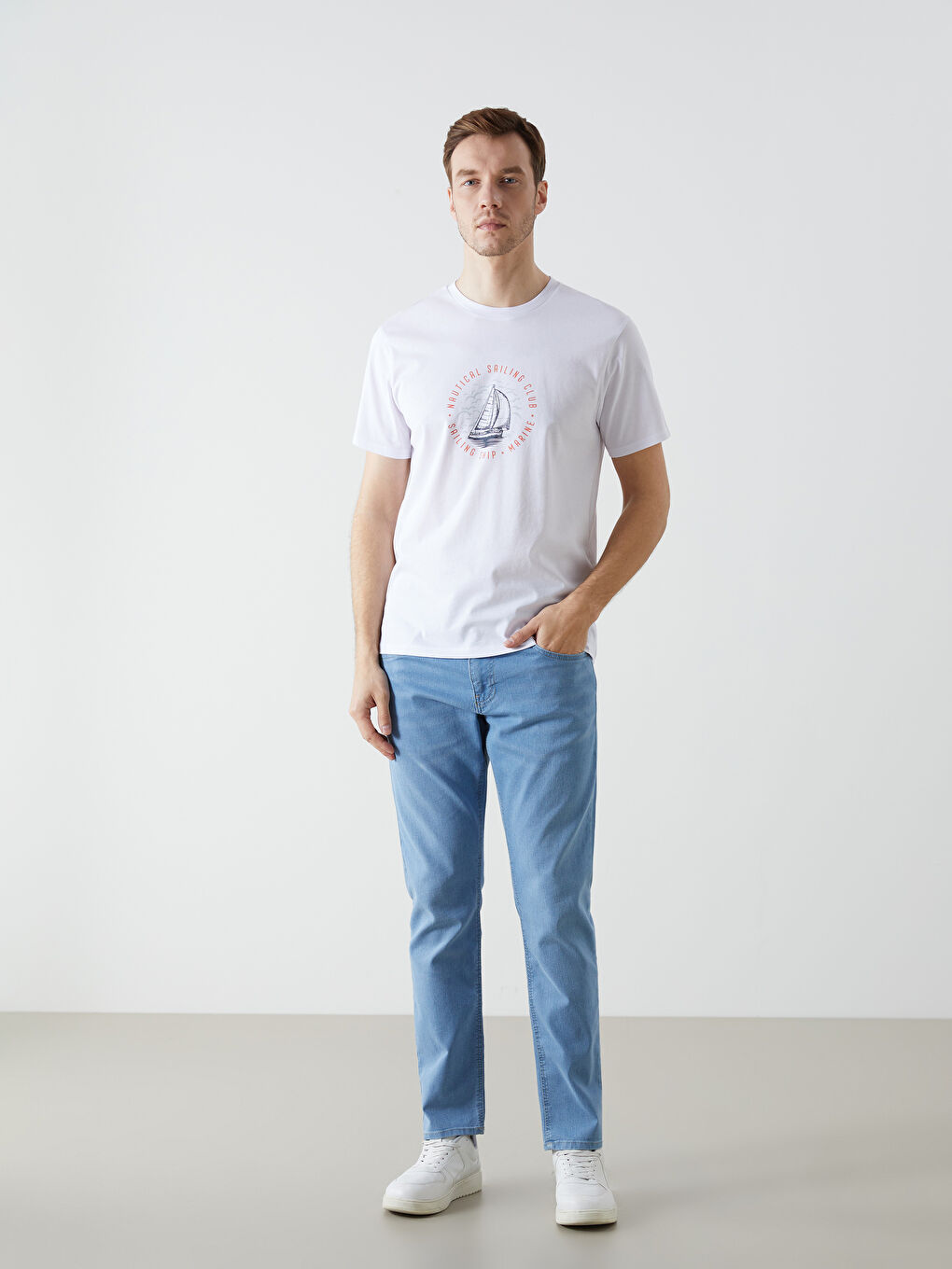 Beyaz Bisiklet Yaka Kısa Kollu Baskılı Penye Erkek Tişört-1