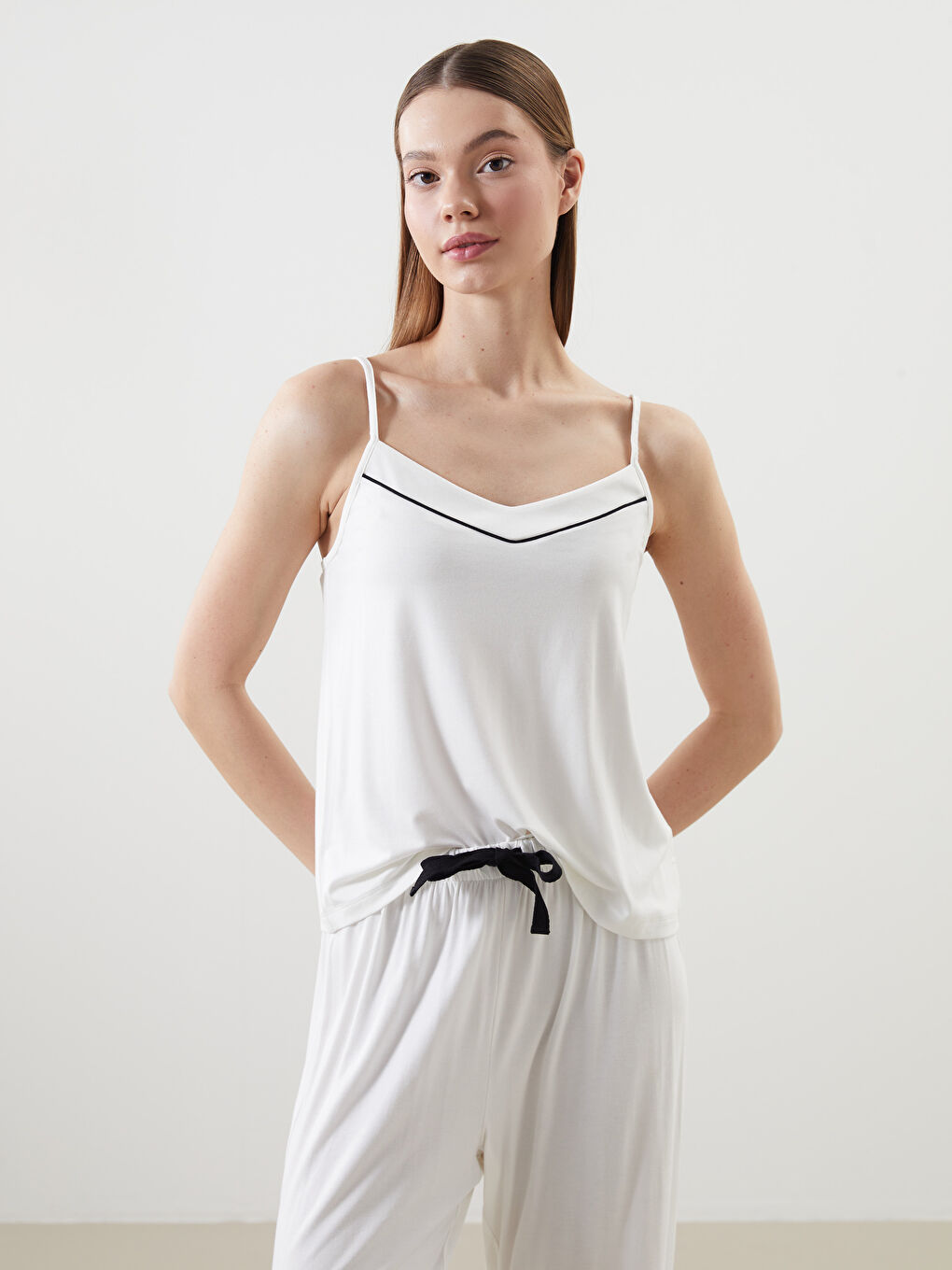 LCW DREAM Ekru Kalp Yaka Kadın Pijama Takımı - 1