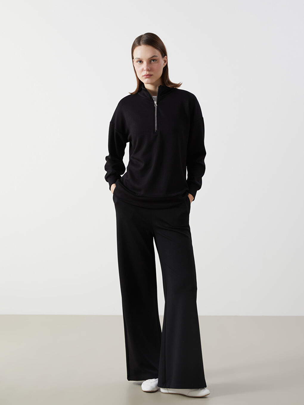 Siyah Beli Lastikli Geniş Paça Kadın Eşofman Altı