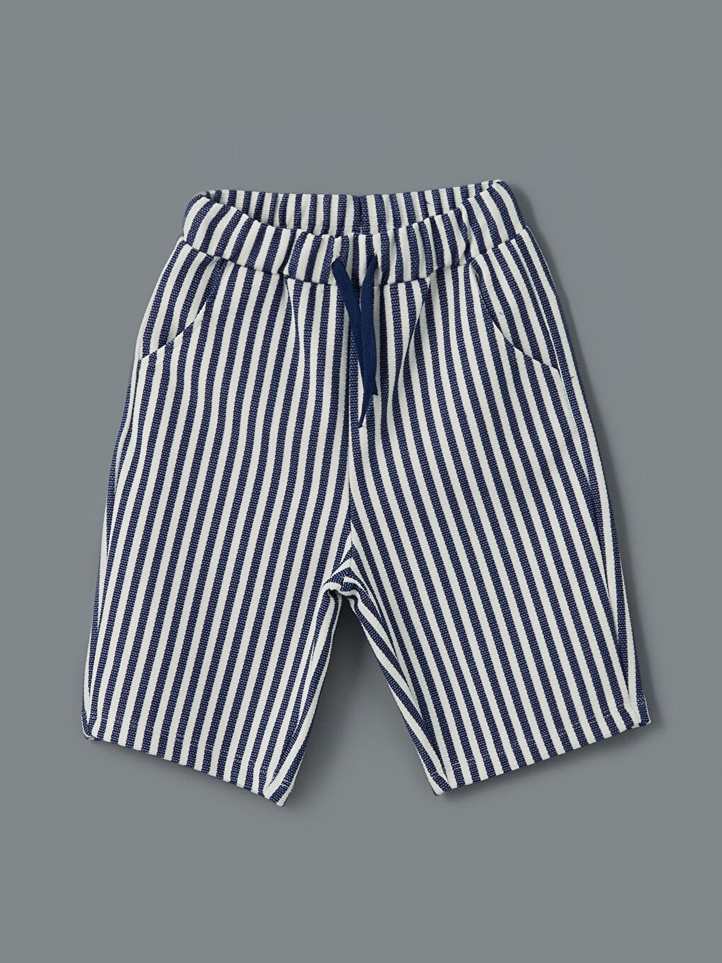Ekru Beli Lastikli Çizgili Erkek Çocuk Şort