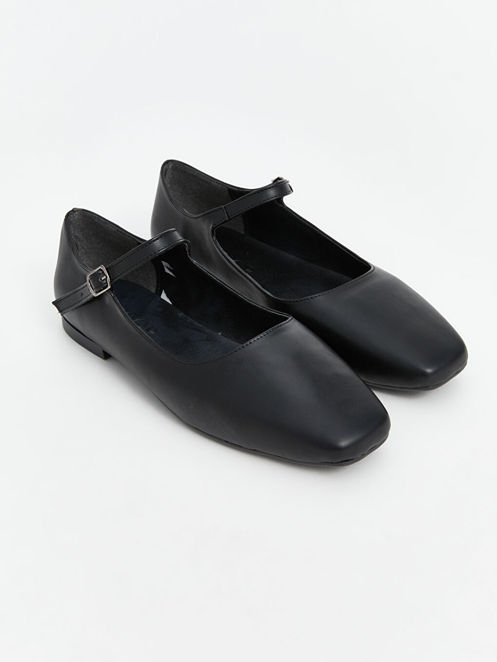 Siyah Kare Burun Kadın Babet-2