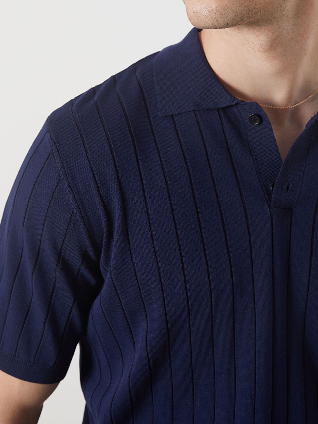 سترة تريكو بياقة بولو وكم قصير للرجال-2