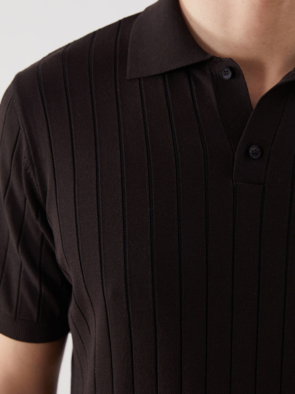 سترة تريكو بياقة بولو وكم قصير للرجال-2