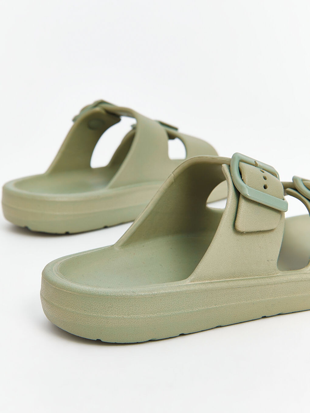 سليبر للأولاد بشريط مزدوج وتفاصيل إبزيم-4