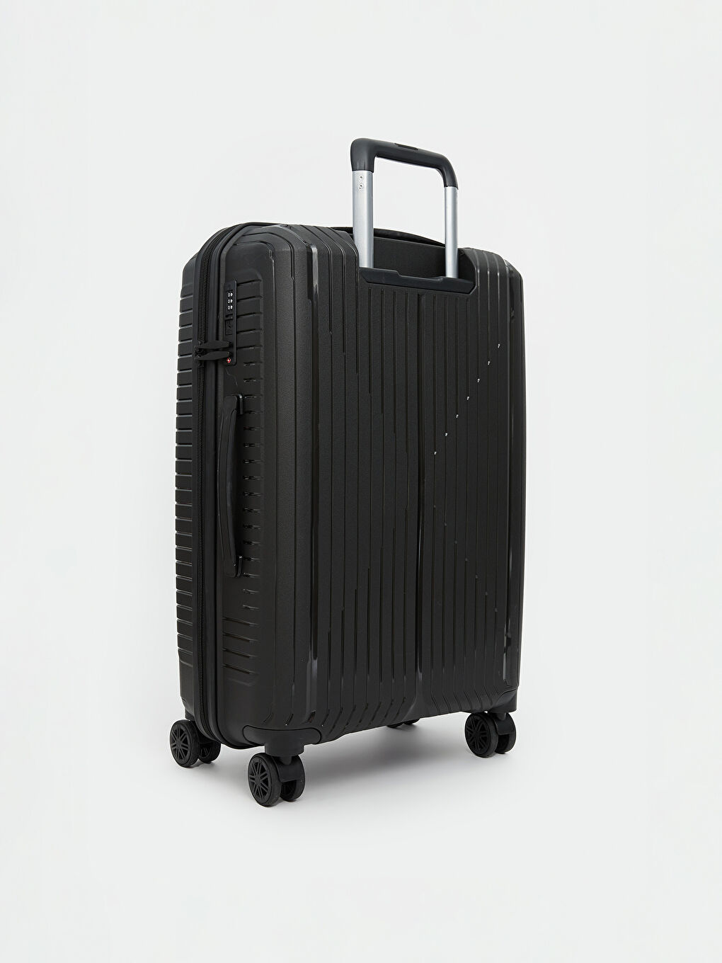 Siyah Kilit Detaylı Orta Boy Valiz-1