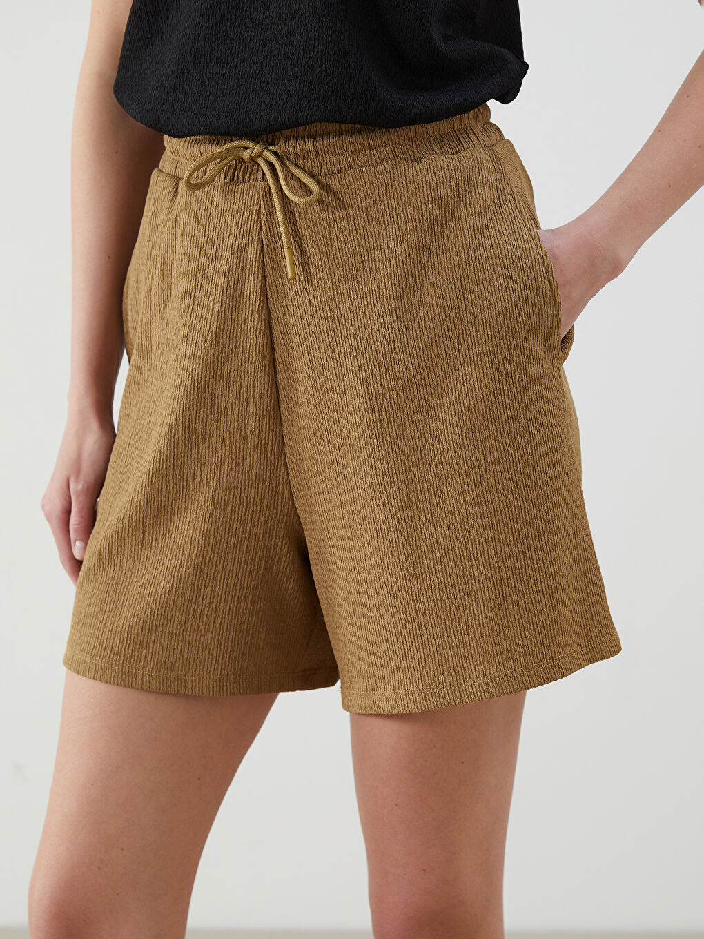 Sarı Beli Lastikli Dokulu Kadın Şort-3