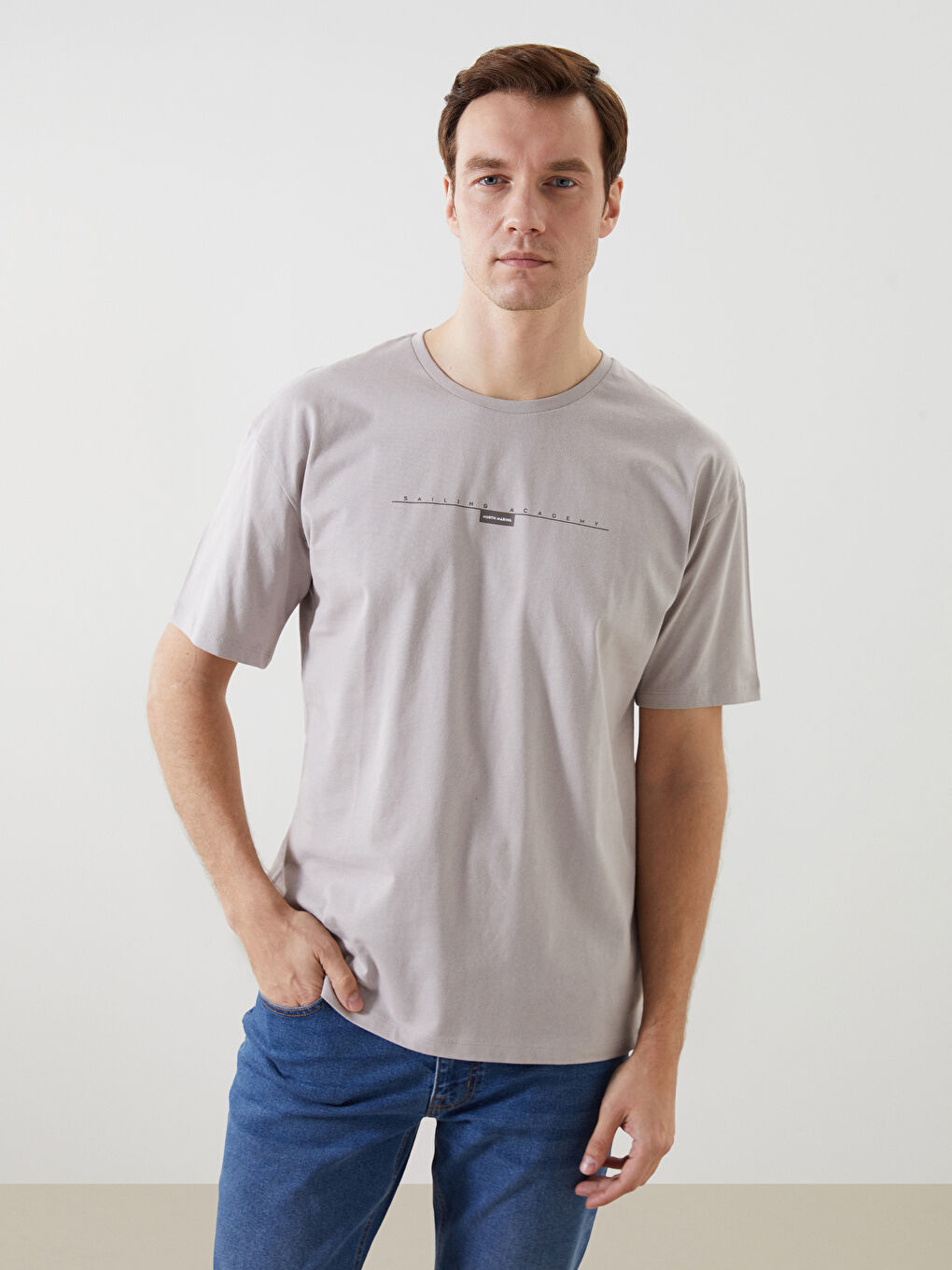 Gri Bisiklet Yaka Kısa Kollu Baskılı Penye Erkek Tişört