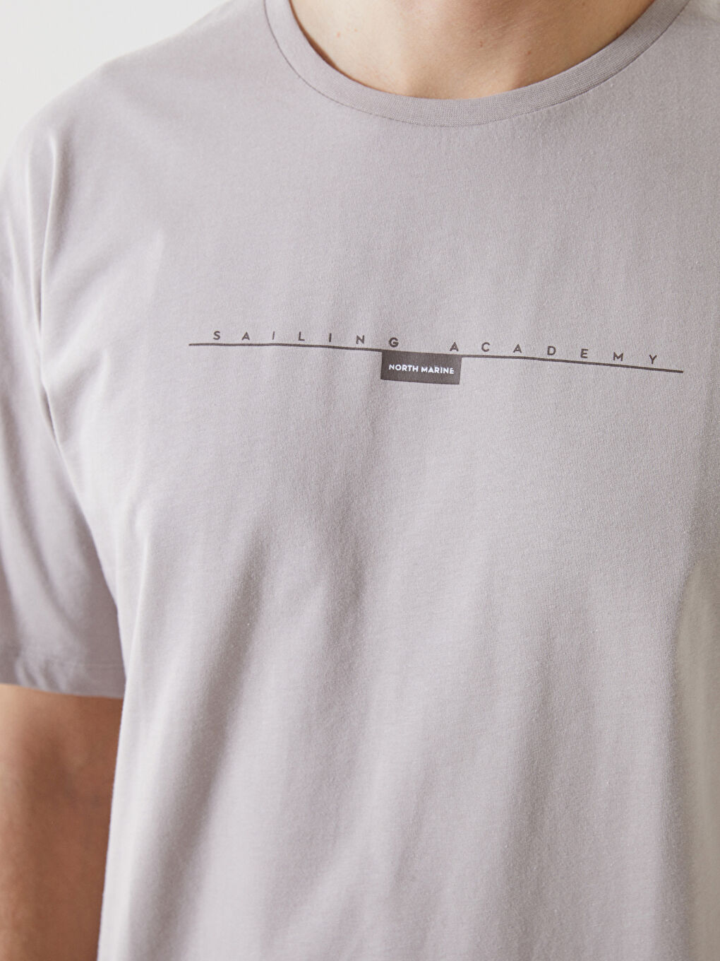 Gri Bisiklet Yaka Kısa Kollu Baskılı Penye Erkek Tişört-2