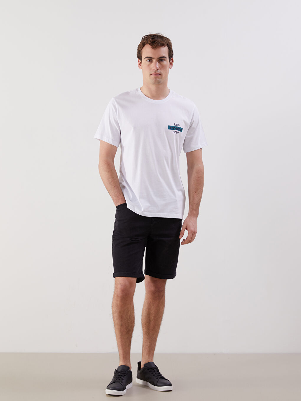 Beyaz Bisiklet Yaka Baskılı Penye Erkek Tişört-1